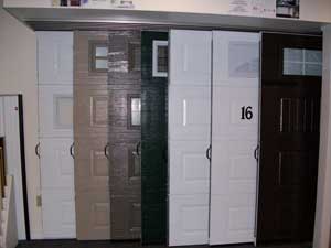 Showroom with a display with many Door